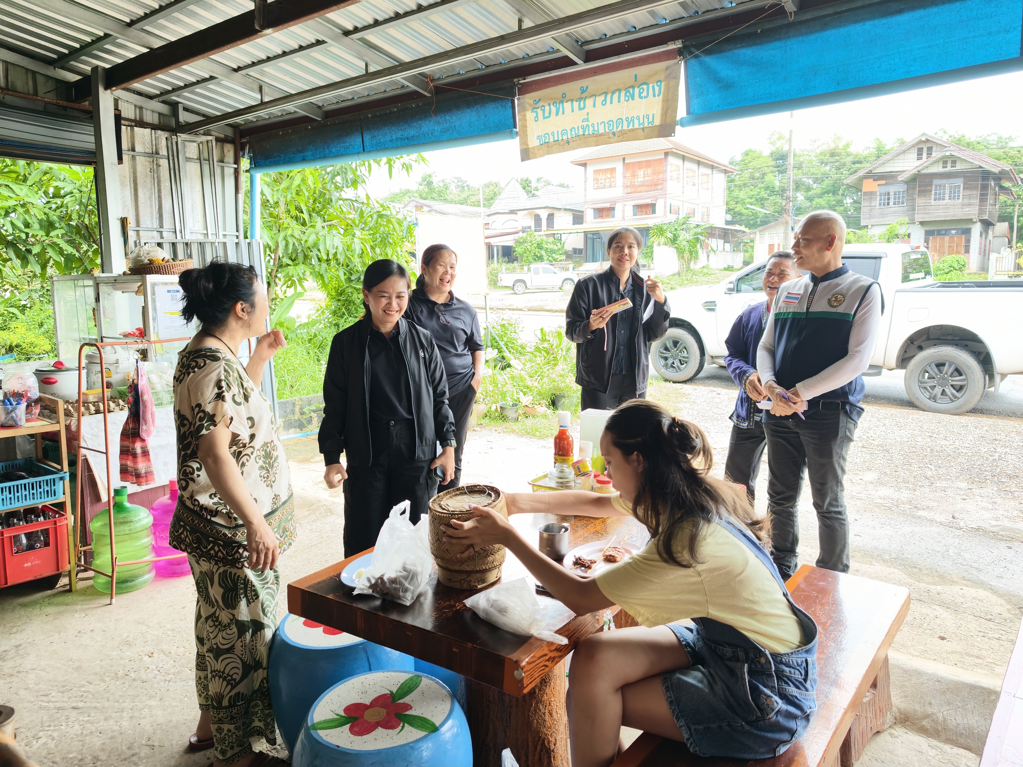 วันที่ 9 กรกฎาคม 2569 นางสาวสุดารัตน์ อาจวิชัย นายกเทศมนตรีตำบลหนองสูงเหนือ พร้อมคณะ ได้สำรวจและติดตามช่วยเหลือเด็กและเยาวชนนอกระบบการศึกษา (อายุ 3–18 ปี) ภายใต้โครงการ Thailand Zero Dropout (ไทยแลนด์ ซีโร่ ดรอปเอาต์)