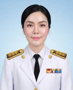 นางสาวทับทิม  แย้มไสย
